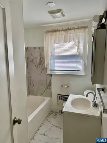 $1,950 | 66 Brighton Avenue, Unit 2, Belleville, NJ 07109