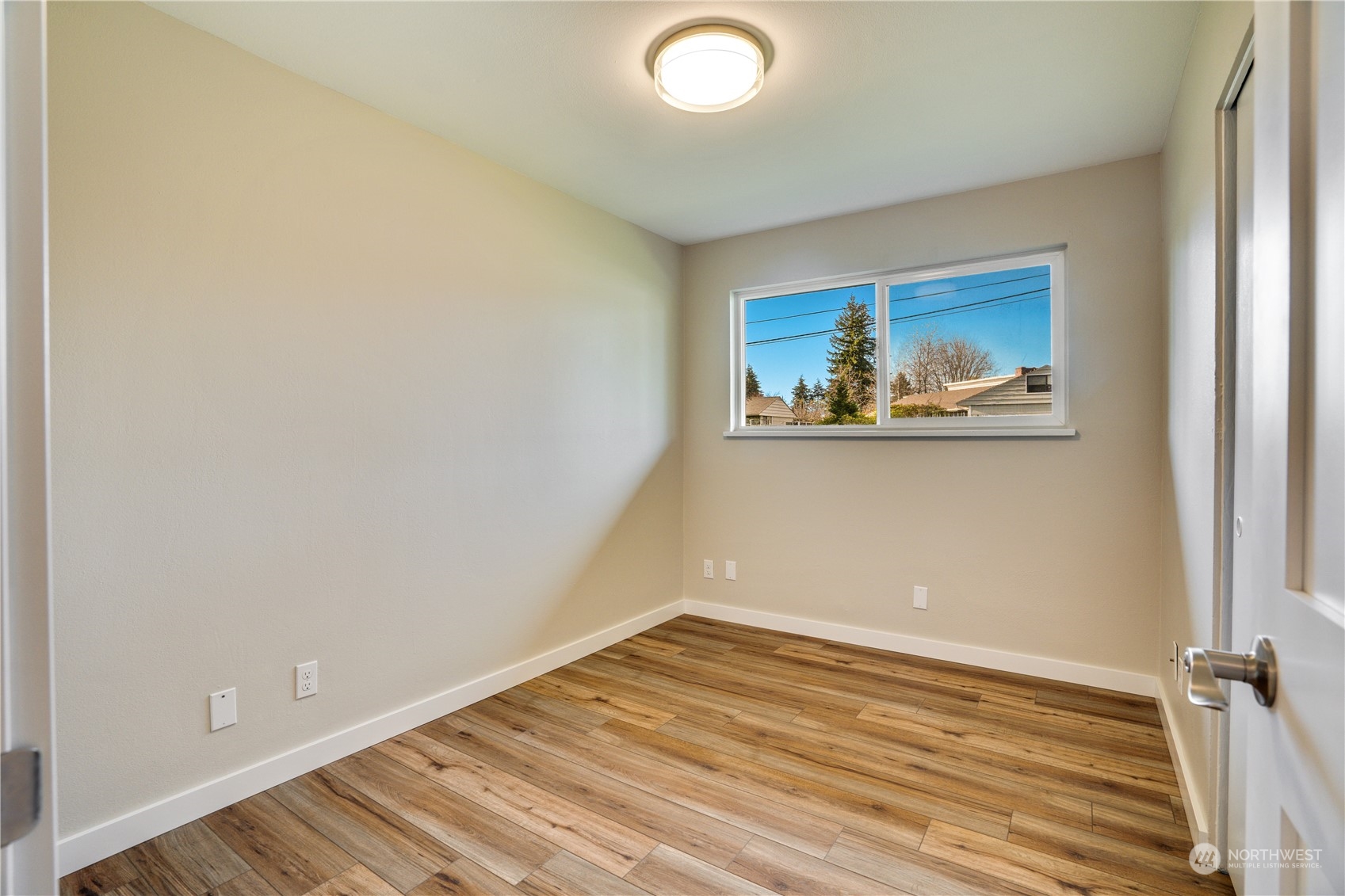 4133 Ridge Road West University Place, WA 98466 - Photo 13 of 36 Gallery Image 13
