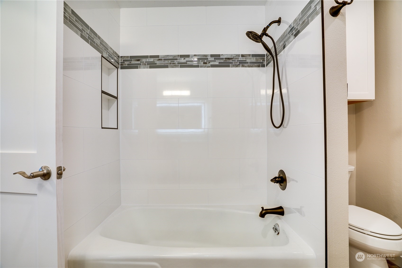 4133 Ridge Road West University Place, WA 98466 - Photo 17 of 36 Gallery Image 17