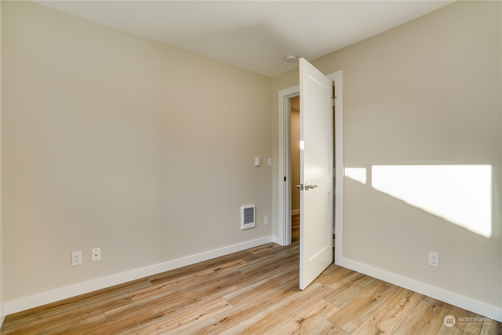 4133 Ridge Road West University Place, WA 98466 - Photo 20 of 36 Gallery Image 20