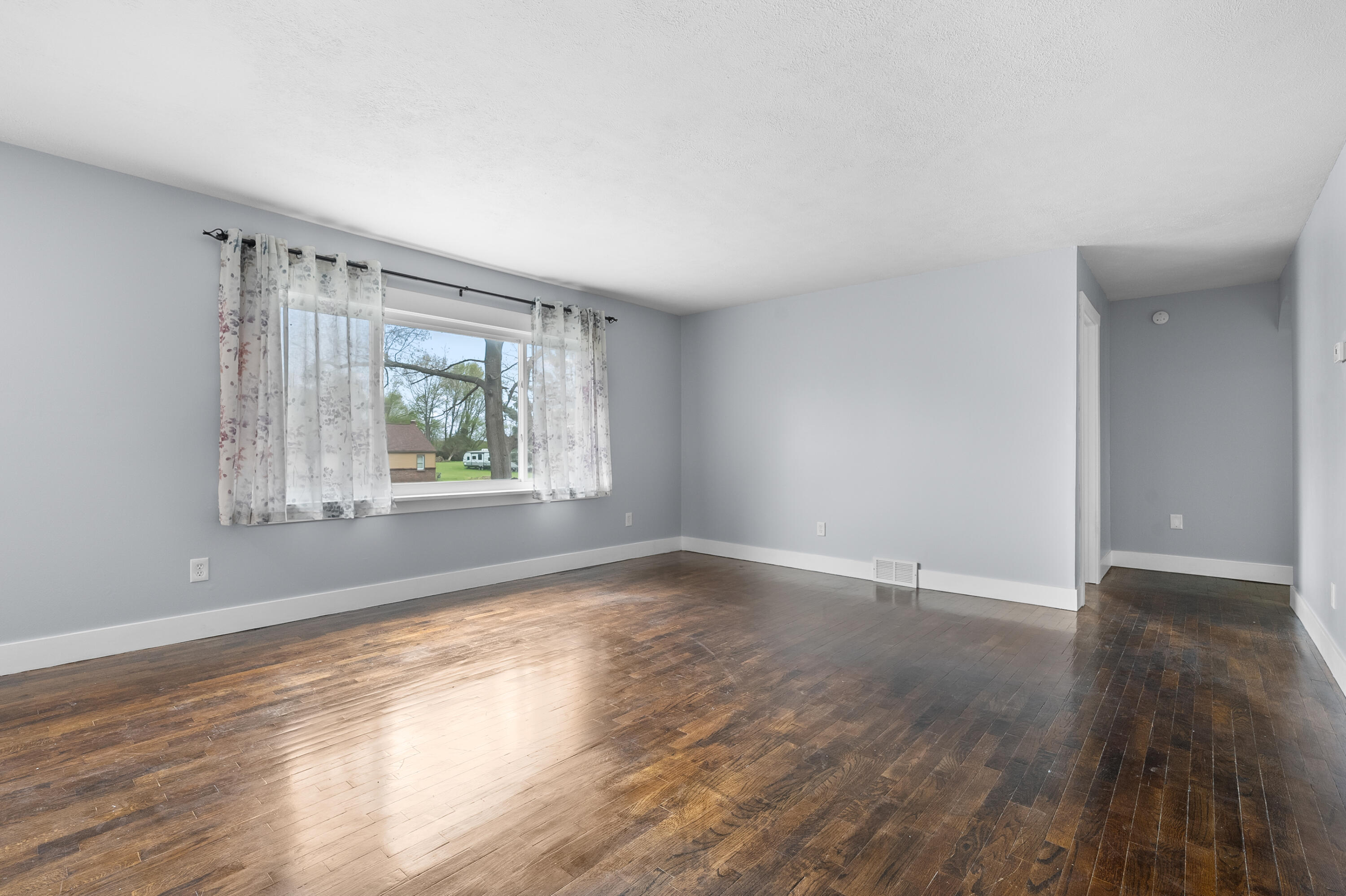 984 Miller Road Plainwell, MI 49080 - Photo 6 of 51 Miller Rd 984 Plainwell 49080-4