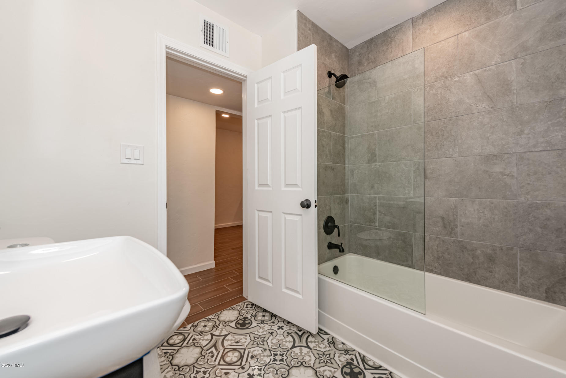 1601 West Osborn Road Phoenix, AZ 85015 - Photo 4 of 35 1601 W Osborn Unit 1-10