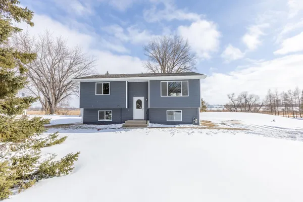 $325,000 | 5622 Jeffery Avenue Southwest, Howard Lake, MN 55349