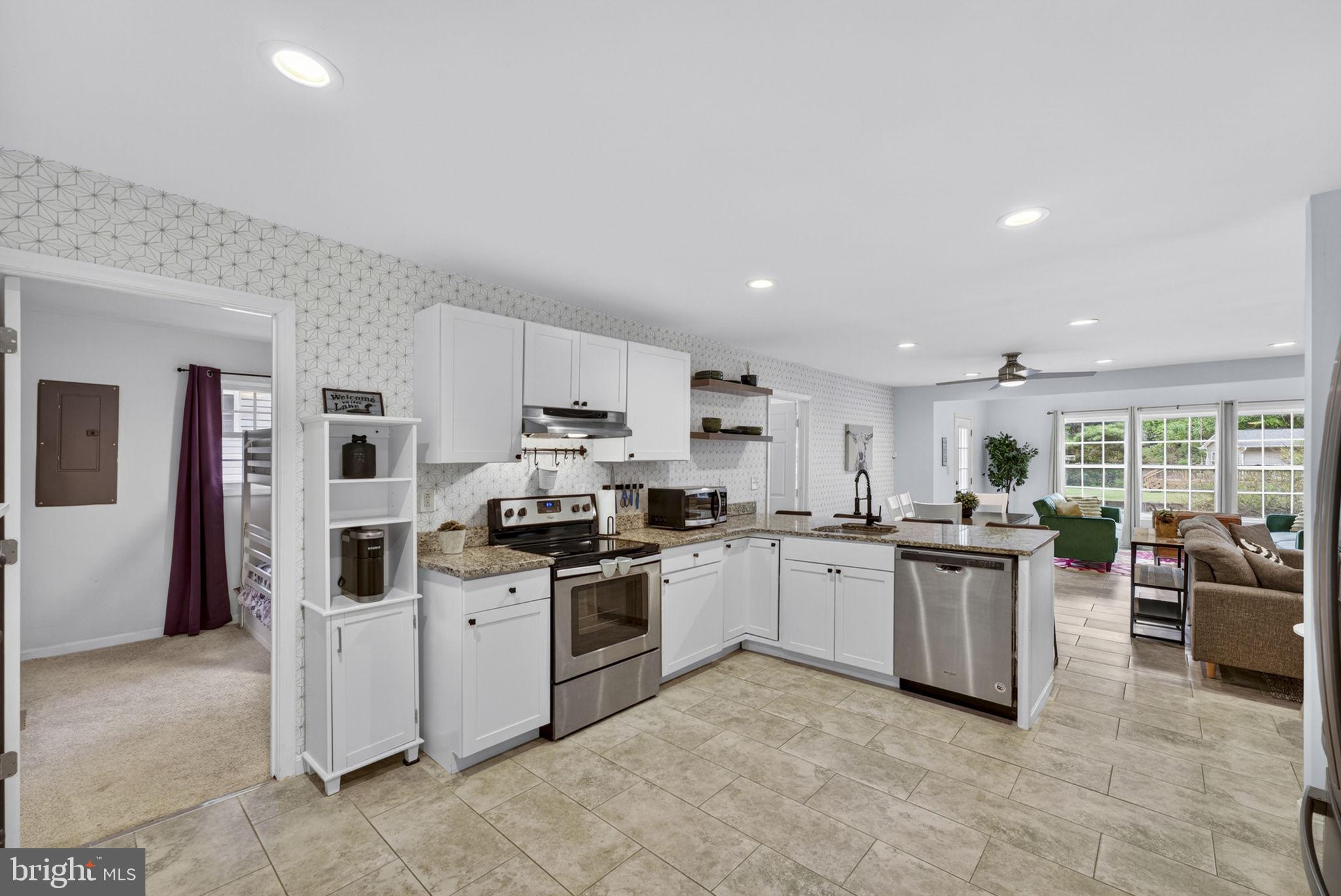 102 Confederate Circle Locust Grove, VA 22508 - Photo 33 of 45 Modern kitchen with open layout charm.