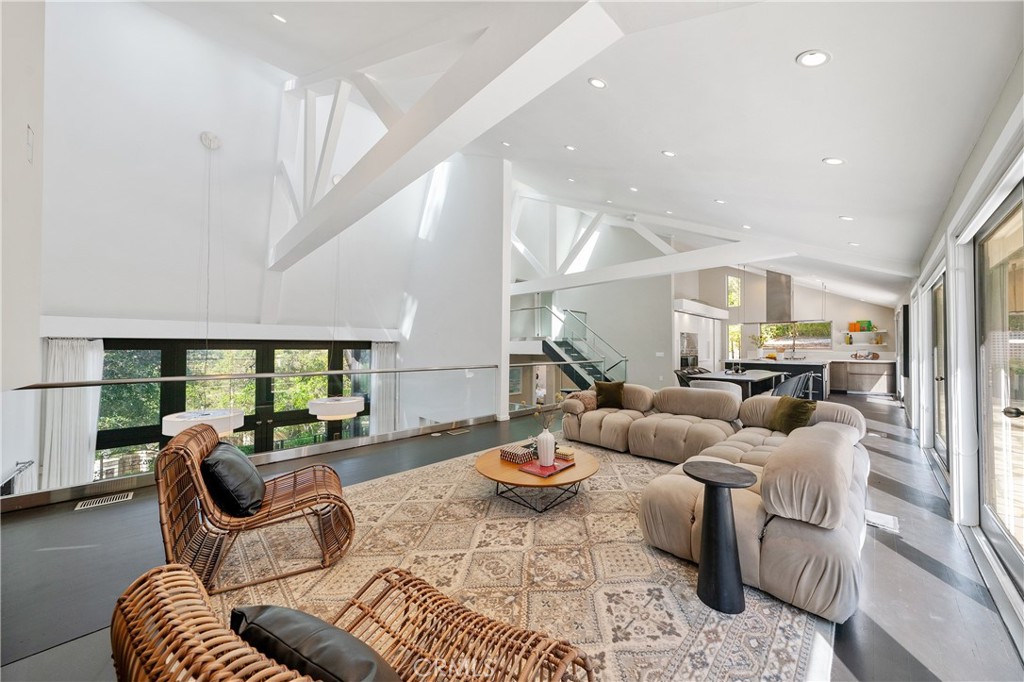 9653 Oak Pass Road Beverly Hills, CA 90210 - Photo 15 of 42