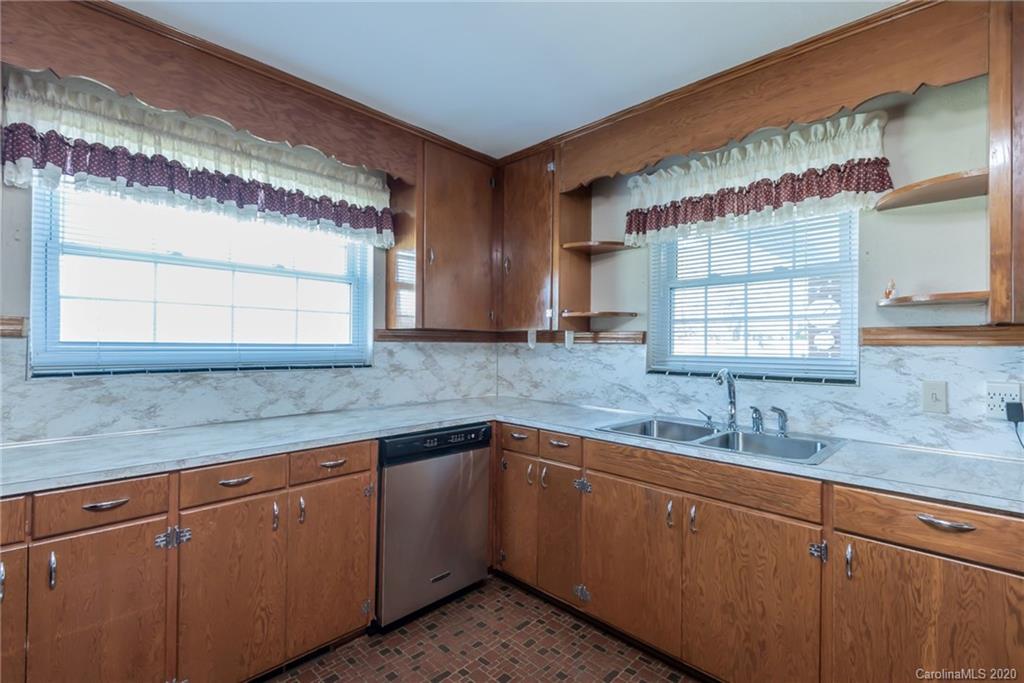 9266 Wilson Road Hildebran, NC 28637 - Photo 12 of 40 Gallery Image 12
