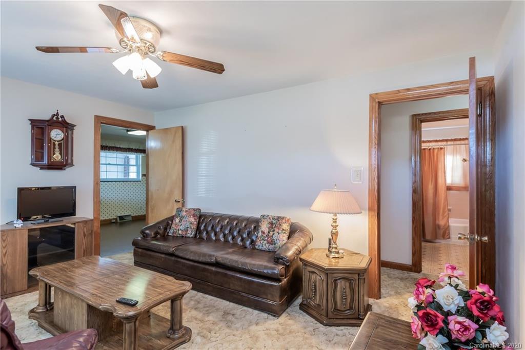 9266 Wilson Road Hildebran, NC 28637 - Photo 9 of 40 Gallery Image 9