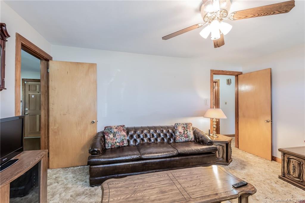 9266 Wilson Road Hildebran, NC 28637 - Photo 10 of 40 Gallery Image 10