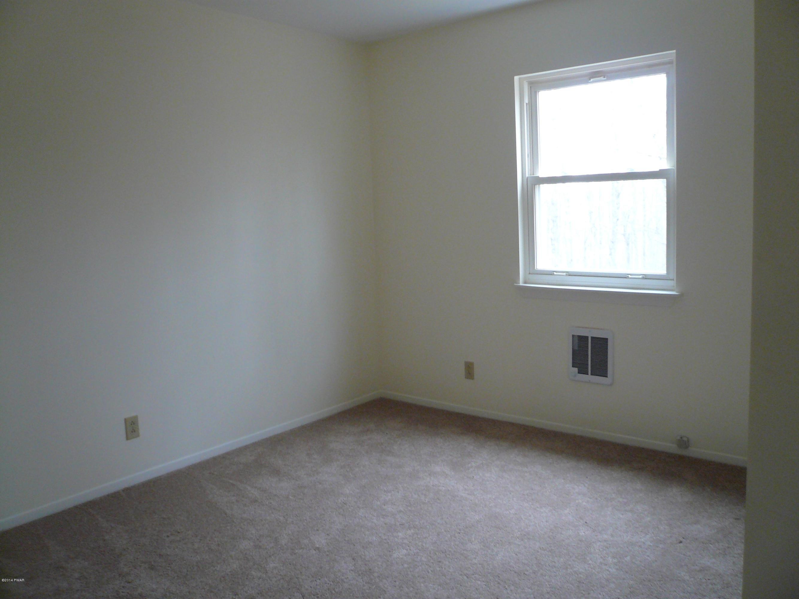64 Spring Court Bushkill, PA 18324 - Photo 11 of 20