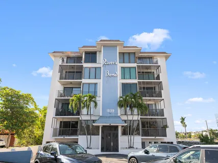 $349,500 | 1839 Middle River Drive, Unit 105, Fort Lauderdale, FL 33305