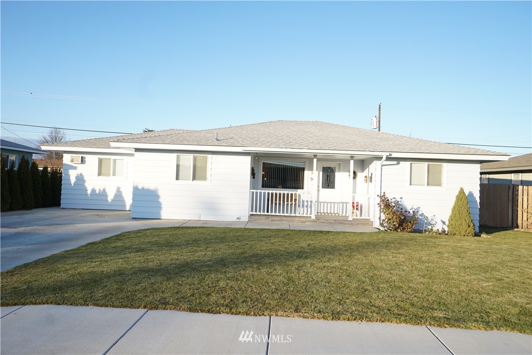 605 I Street Southwest Quincy, WA 98848 - Photo 1 of 20