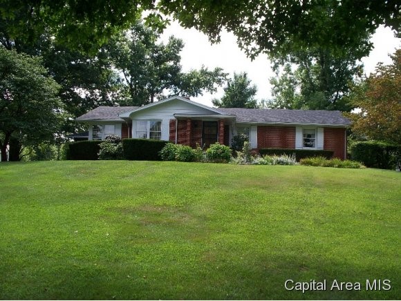 1304 West Main Street Rochester, IL 62563 - Photo 1 of 7
