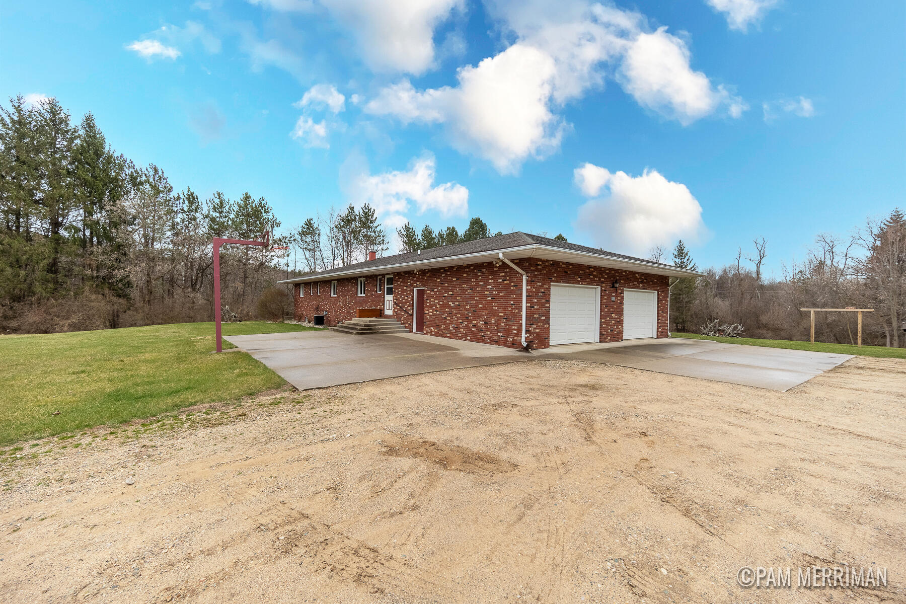 10360 North Wyman Road Edmore, MI 48829 - Photo 5 of 54 10360 N Wyman-5