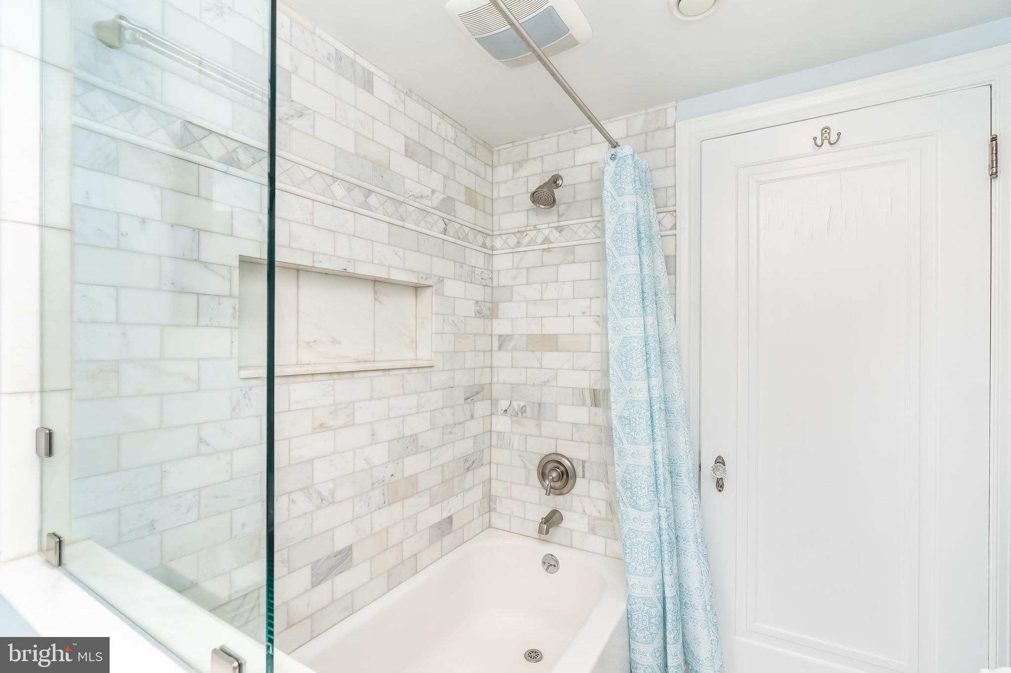 322 Broxton Road Baltimore, MD 21212 - Photo 28 of 46 Updated full bathroom with tub and shower
