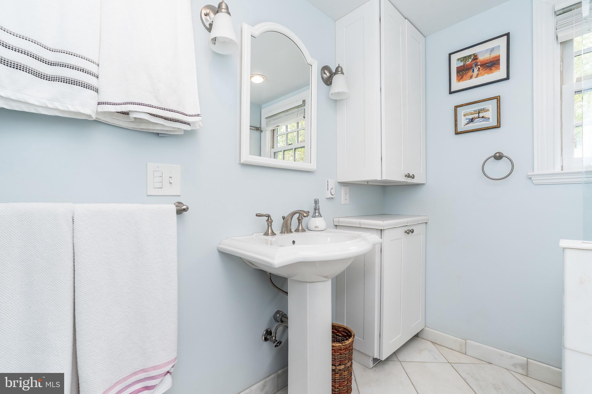 322 Broxton Road Baltimore, MD 21212 - Photo 29 of 46 Updated full bathroom on second level