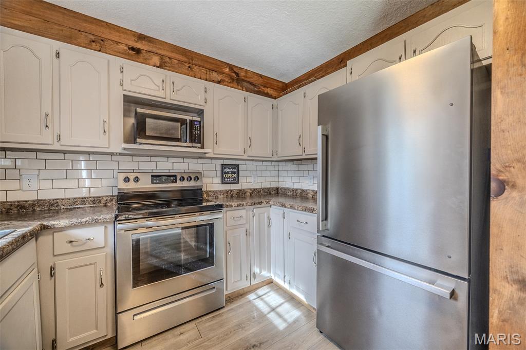 22622 Green Hills Road Lebanon, MO 65536 - Photo 16 of 36