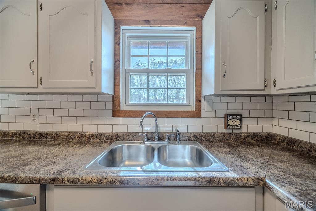 22622 Green Hills Road Lebanon, MO 65536 - Photo 18 of 36