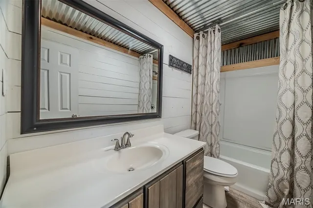 $245,000 | 22622 Green Hills Road, Lebanon, MO 65536