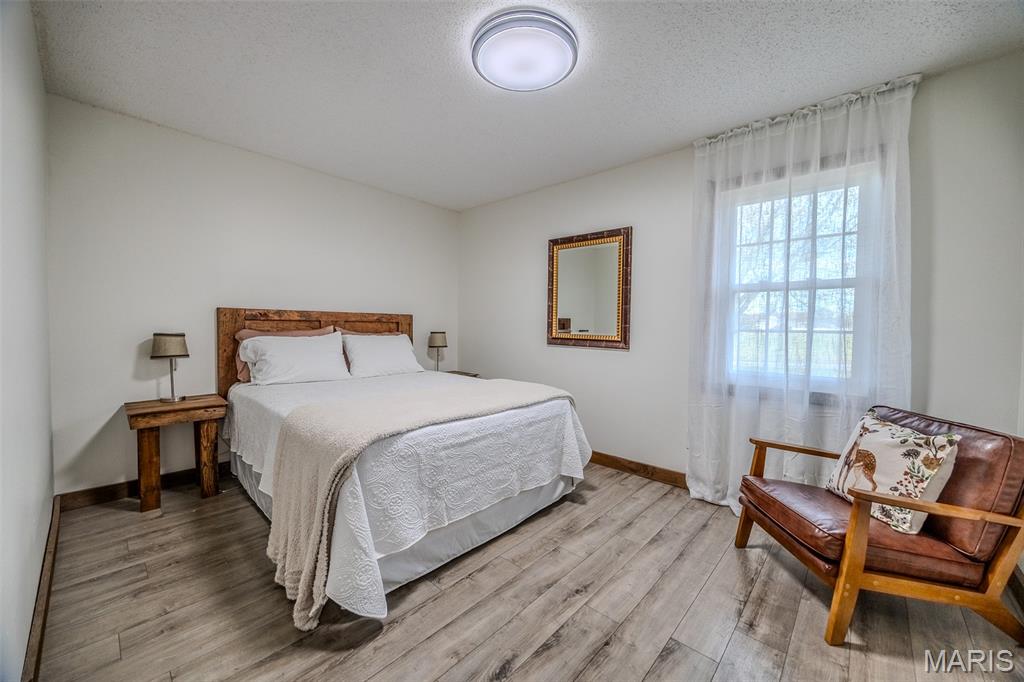 22622 Green Hills Road Lebanon, MO 65536 - Photo 23 of 36