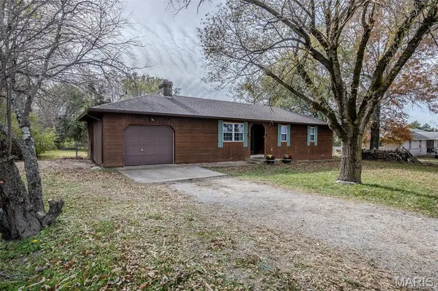 $245,000 | 22622 Green Hills Road, Lebanon, MO 65536