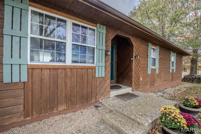 $245,000 | 22622 Green Hills Road, Lebanon, MO 65536