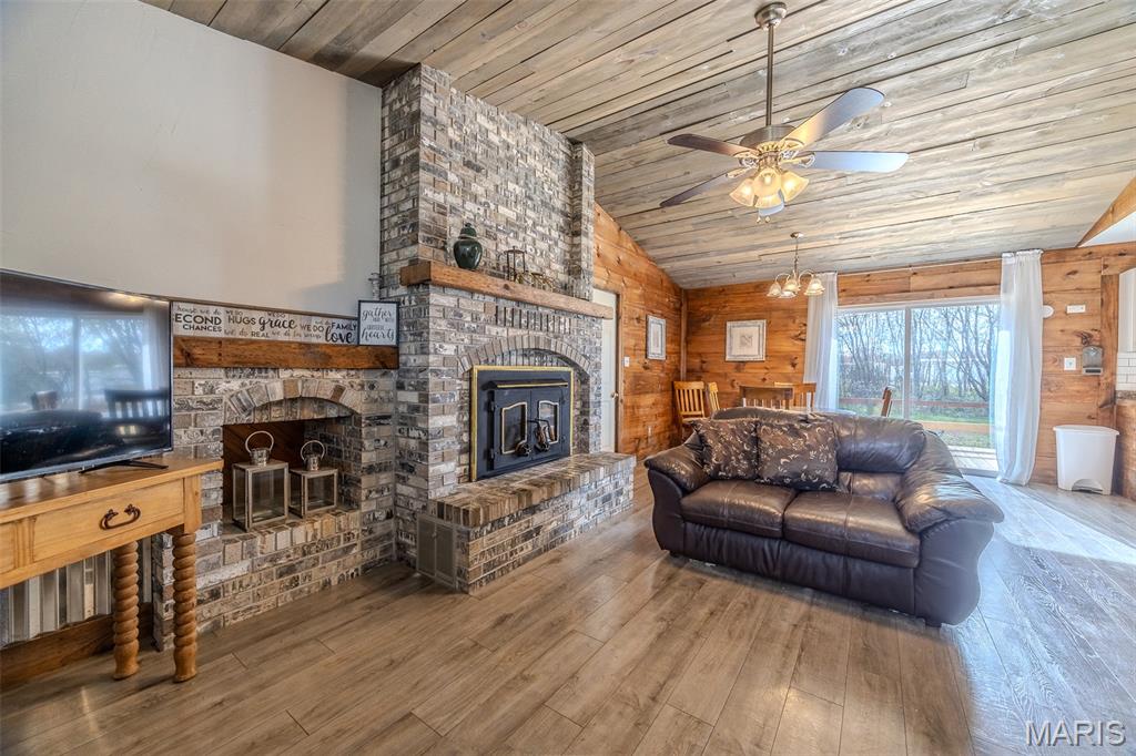 22622 Green Hills Road Lebanon, MO 65536 - Photo 9 of 36