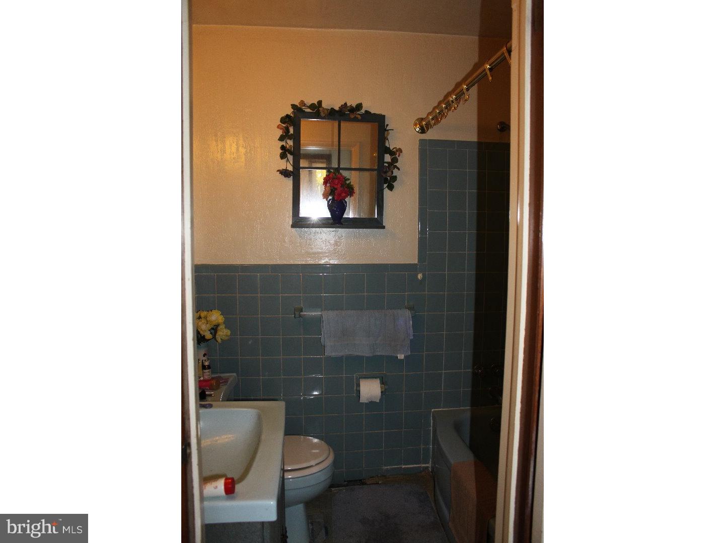 245 Rutgers Avenue Hamilton, NJ 08619 - Photo 12 of 19 Master Bathroom