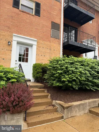 $2,200 | 5931 Quantrell Avenue, Unit 101, Alexandria, VA 22312