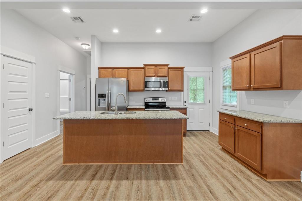 707 Division Street, Unit B Lake Charles, LA 70601 - Photo 5 of 15