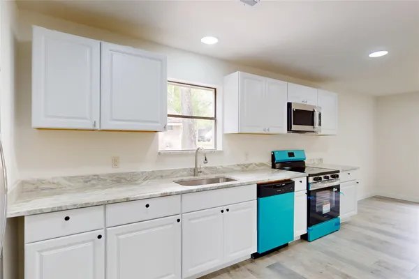 $2,200 | 2218 Poplar Park Drive, Houston, TX 77339