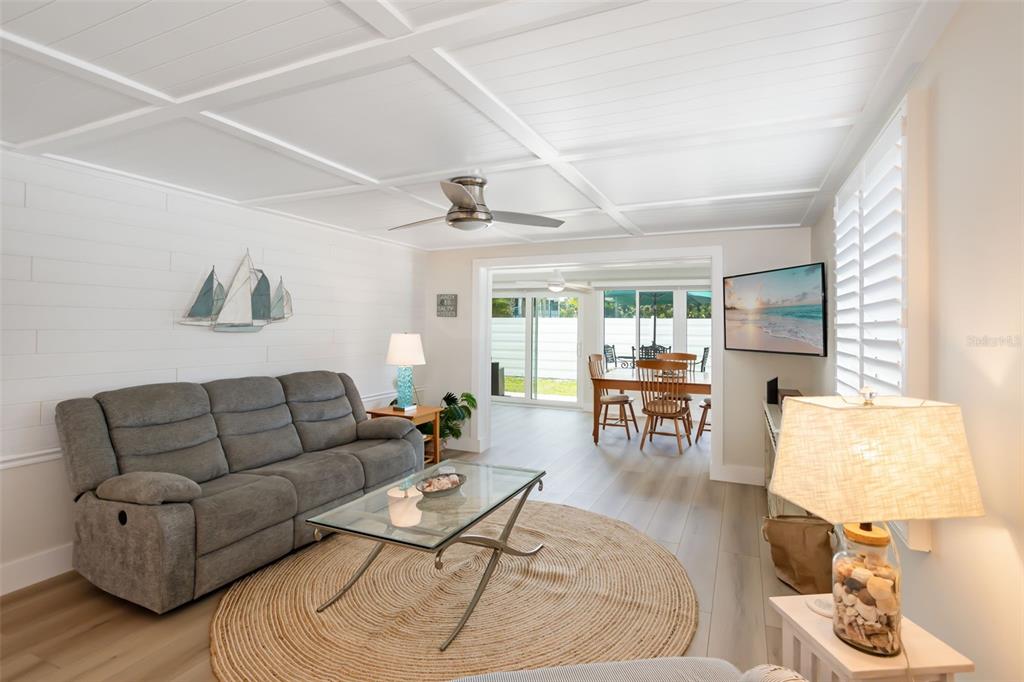546 Spanish Drive South Longboat Key, FL 34228 - Photo 14 of 57