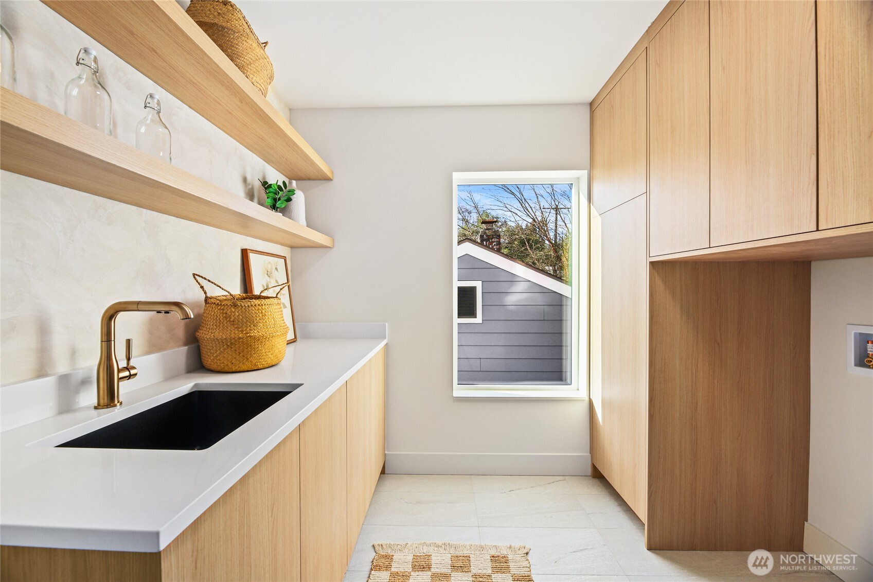 7358 33rd Avenue Northeast Seattle, WA 98115 - Photo 13 of 34