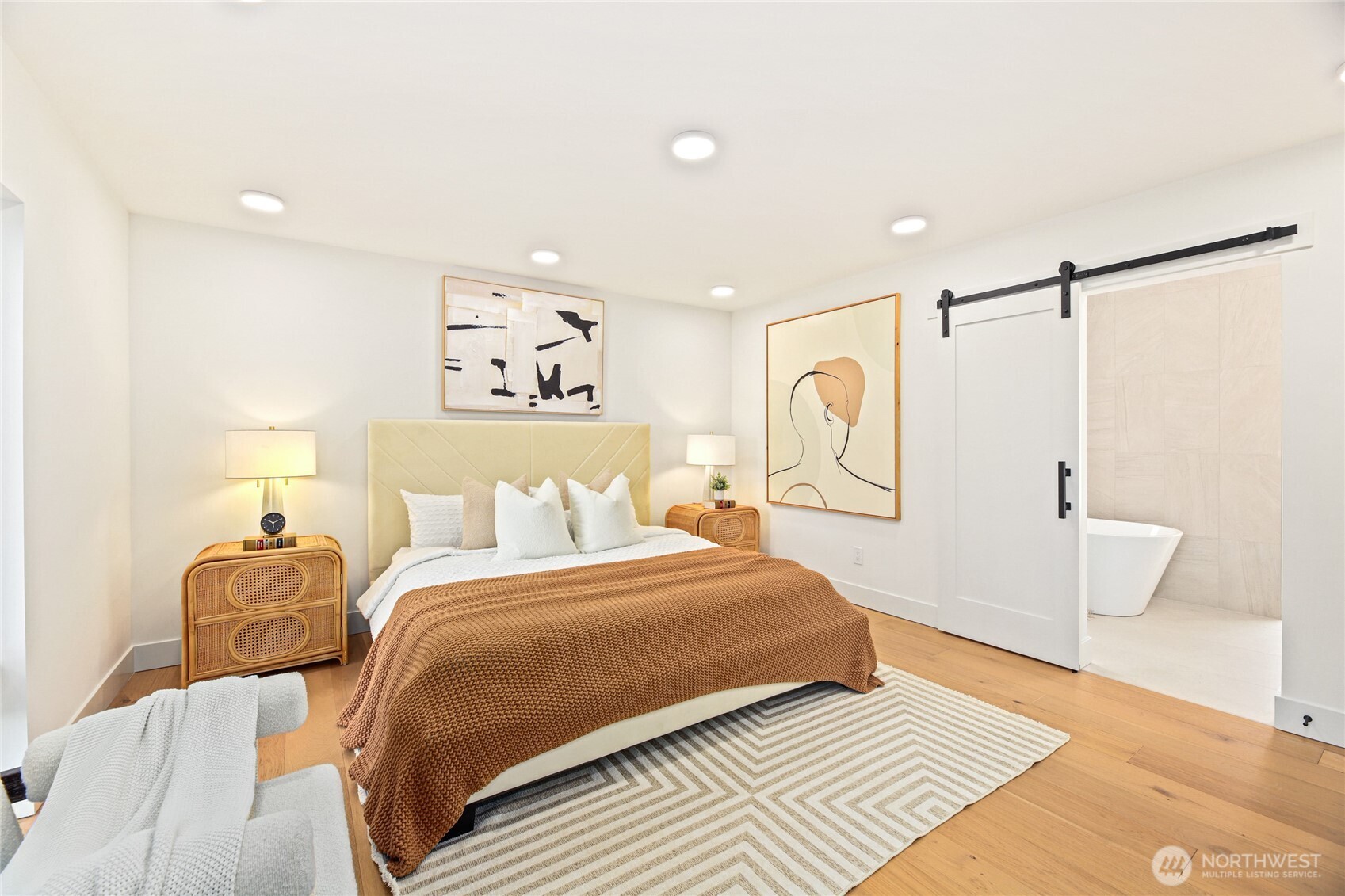 7358 33rd Avenue Northeast Seattle, WA 98115 - Photo 16 of 34