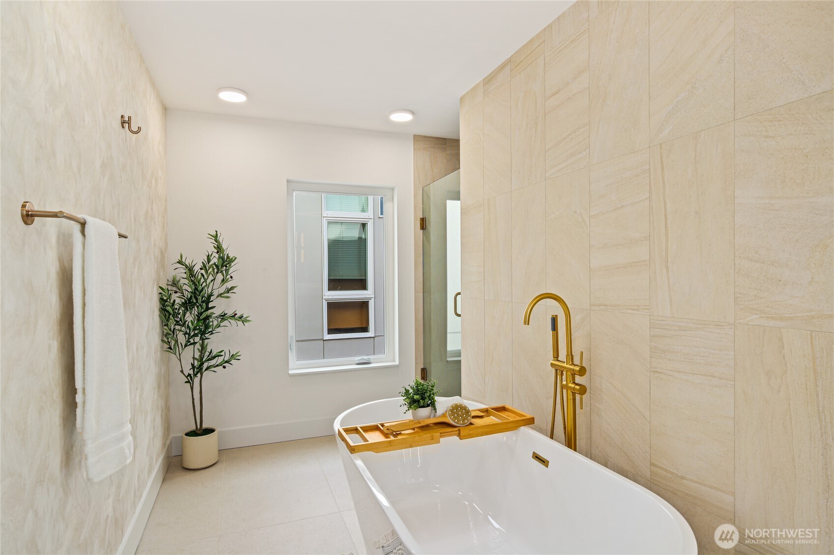 7358 33rd Avenue Northeast Seattle, WA 98115 - Photo 18 of 34