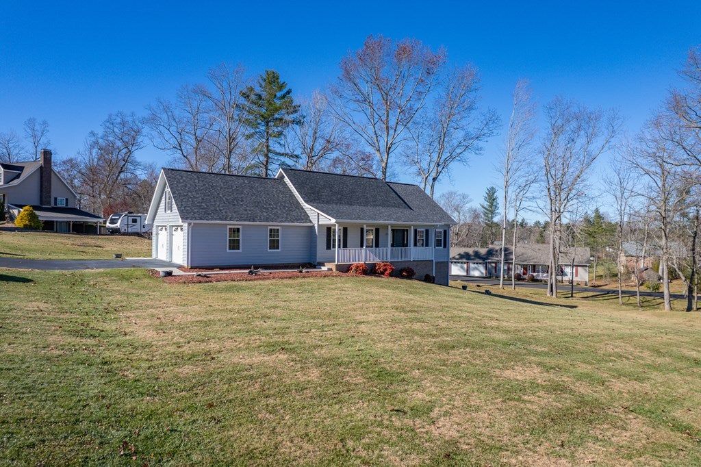 179 Commonwealth Road Galax, VA 24333 - Photo 3 of 50 Gallery Image 3