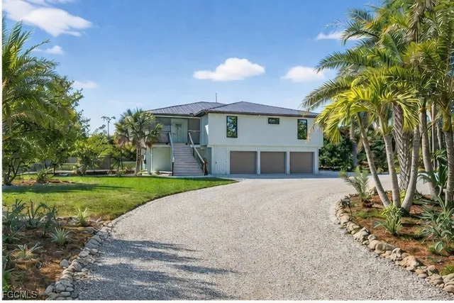 $1,699,000 | 1211 Periwinkle Way, Sanibel, FL 33957