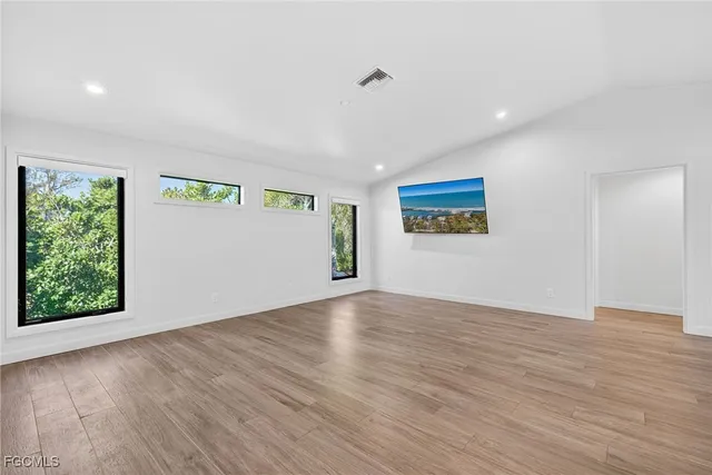 $1,699,000 | 1211 Periwinkle Way, Sanibel, FL 33957