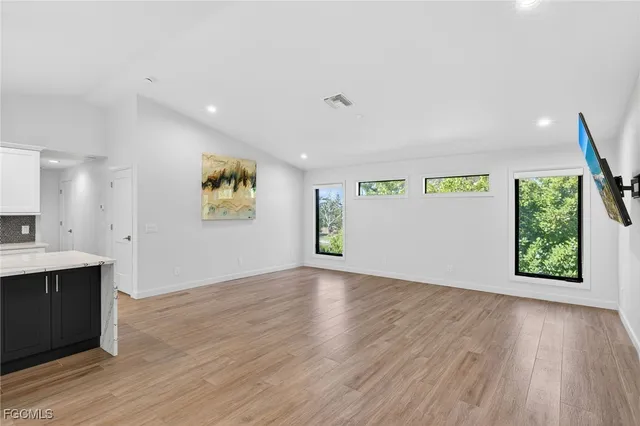 $1,699,000 | 1211 Periwinkle Way, Sanibel, FL 33957