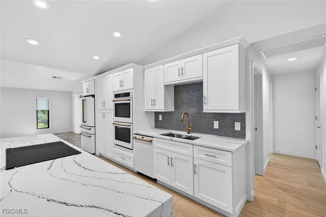 $1,699,000 | 1211 Periwinkle Way, Sanibel, FL 33957