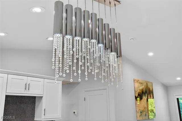 $1,699,000 | 1211 Periwinkle Way, Sanibel, FL 33957