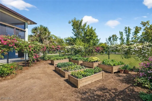 $1,699,000 | 1211 Periwinkle Way, Sanibel, FL 33957