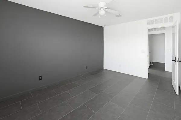 $2,800 | 6815 West Encinas Lane, Phoenix, AZ 85043