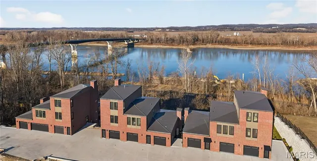 $850,000 | 1017 River Bluff Drive, Washington, MO 63090