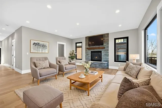 $850,000 | 1017 River Bluff Drive, Washington, MO 63090