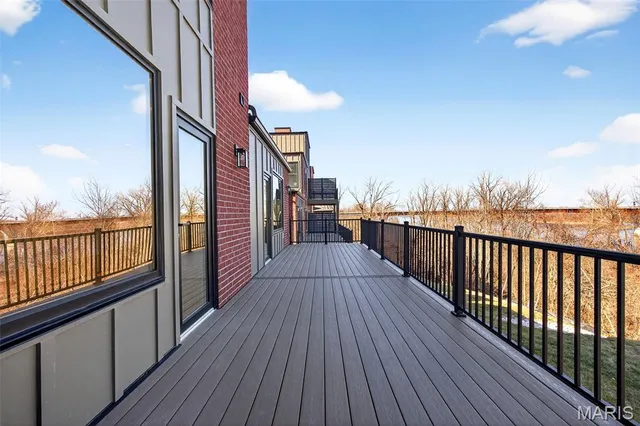 $850,000 | 1017 River Bluff Drive, Washington, MO 63090