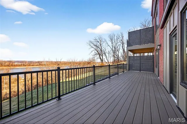 $850,000 | 1017 River Bluff Drive, Washington, MO 63090