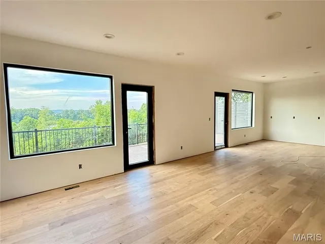 $839,900 | 1017 River Bluff Drive, Washington, MO 63090