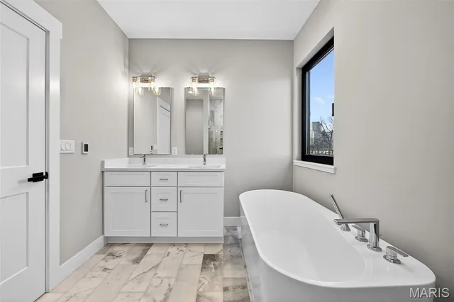 $850,000 | 1017 River Bluff Drive, Washington, MO 63090