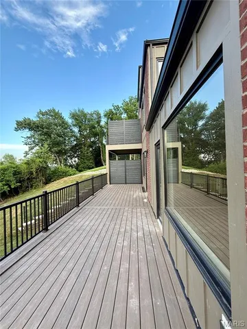 $839,900 | 1017 River Bluff Drive, Washington, MO 63090