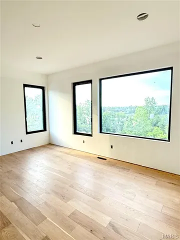 $839,900 | 1017 River Bluff Drive, Washington, MO 63090